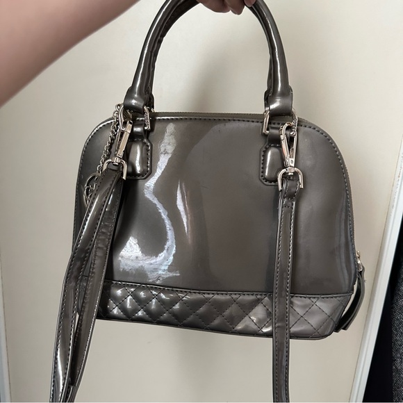 GUESS Handbag - Picture 2 of 6